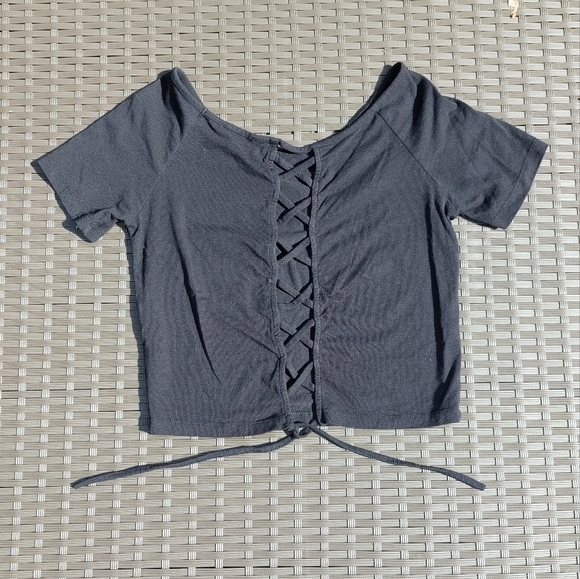 SUBDUED-black crop shirt - Picture 1 of 4